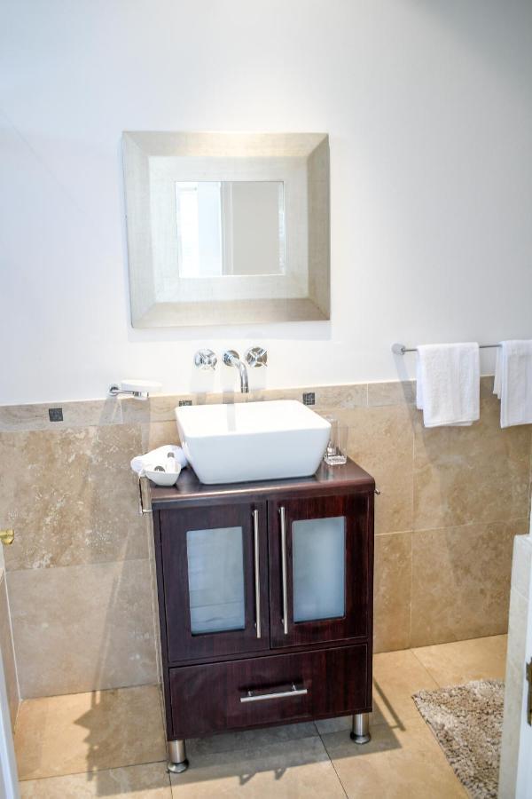 20 On Woodlands Hotel Йоханесбург Екстериор снимка